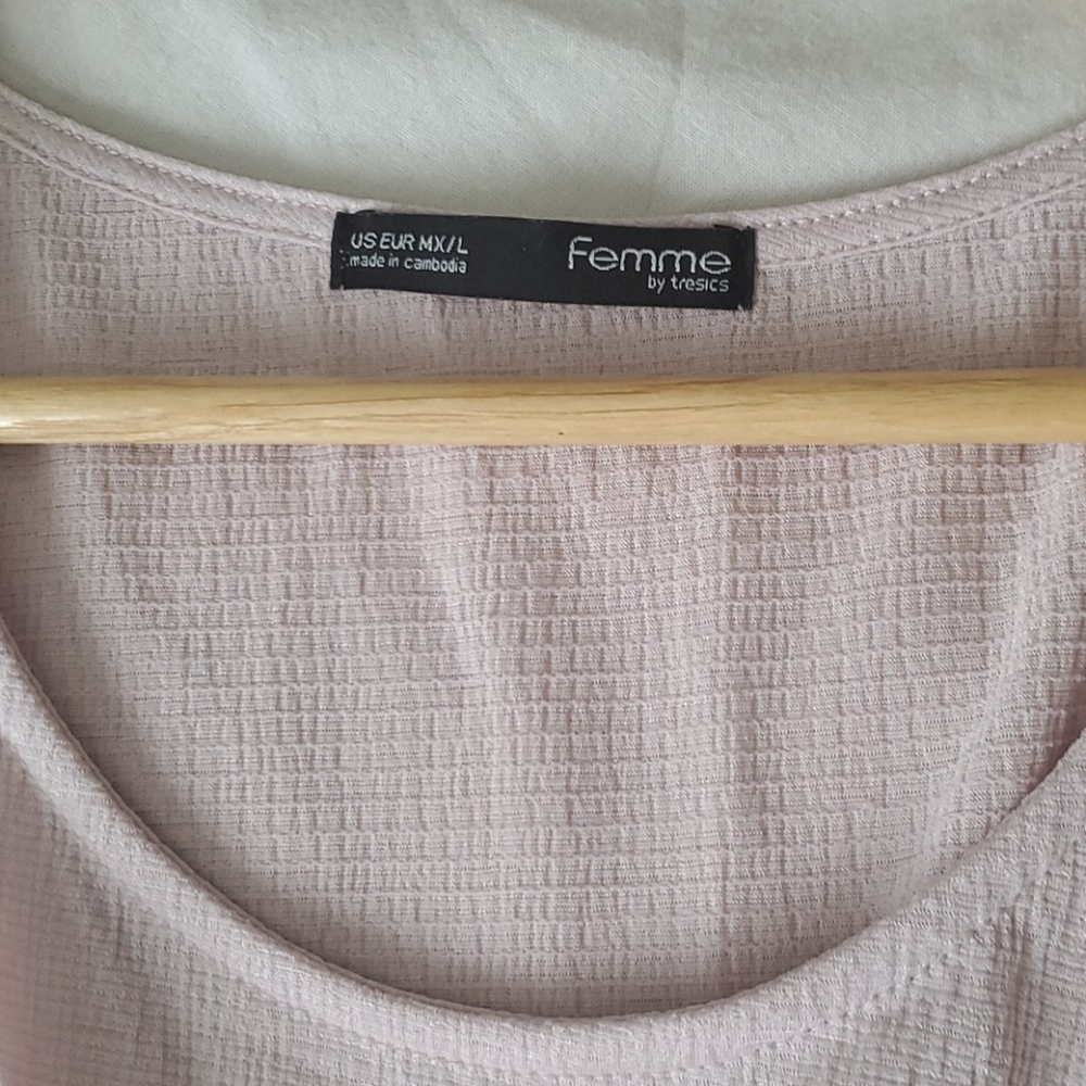 Light pink top - Picture 3 of 4